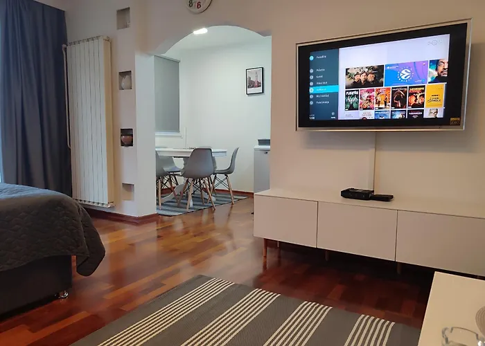 Iris Apartment